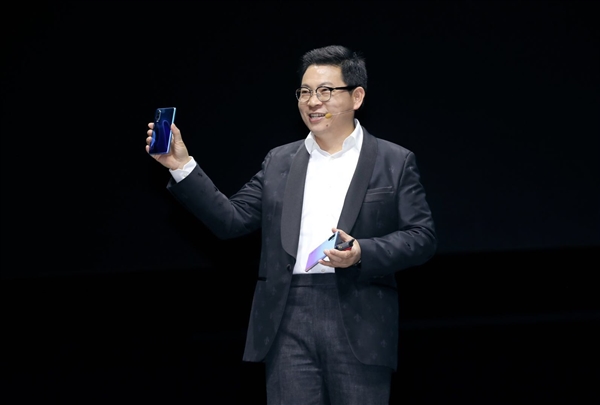 余承东:建议苹果用户买华为阔直板当备用机 备用几天就可能成为主力机