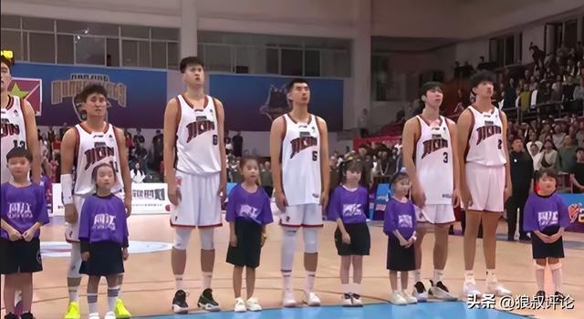PS请大明星联名手柄遭差评!根本不买账 顶流代言也不行